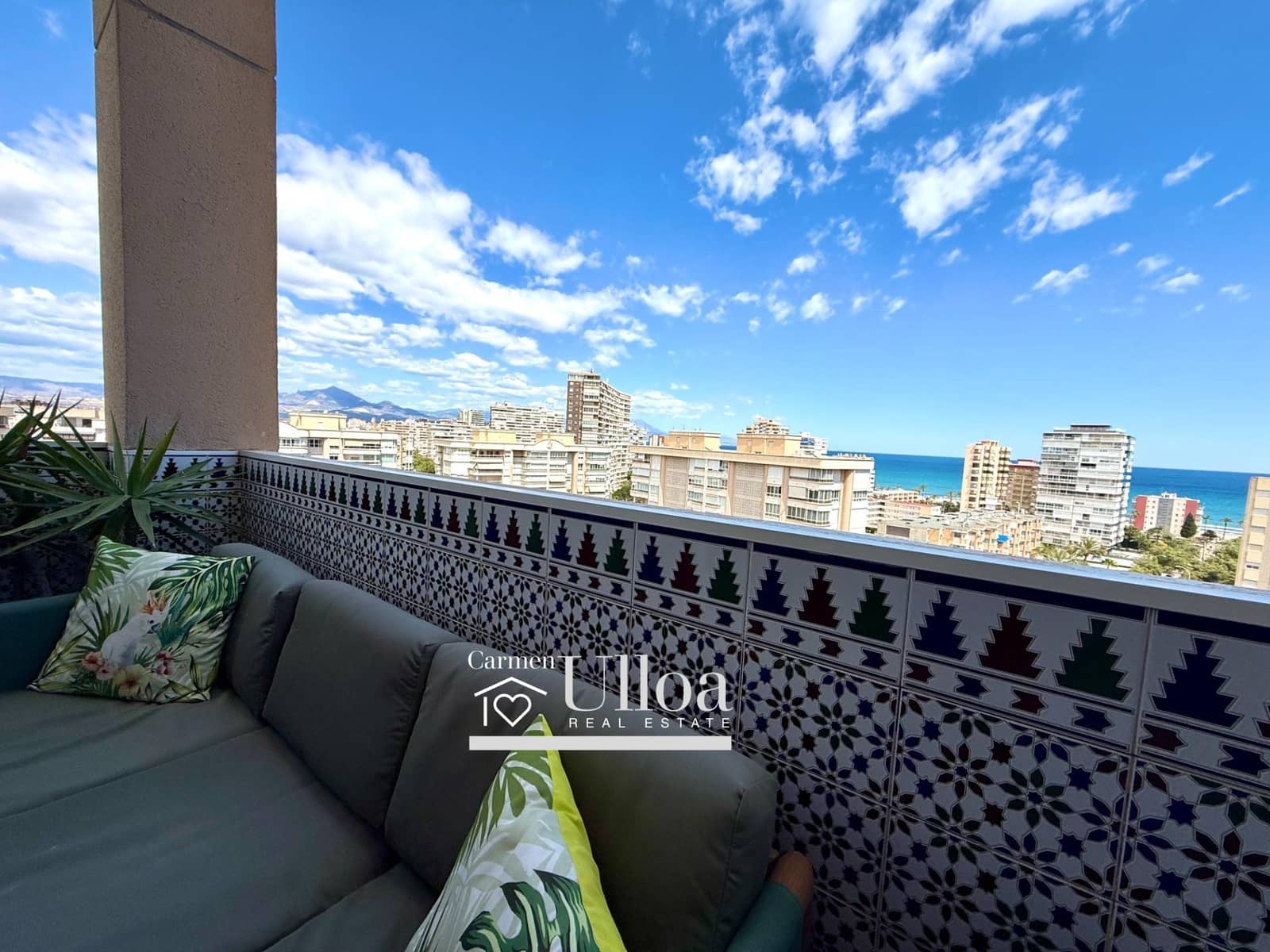 3 bedroom Penthouse for sale in Playa de San Juan with pool - € 649,000 (Ref: 9813373)