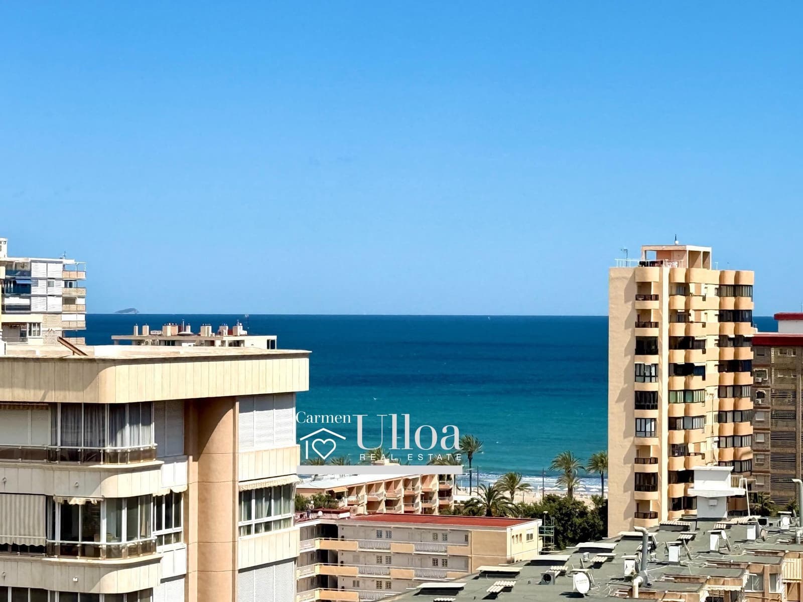3 bedroom Penthouse for sale in Playa de San Juan with pool - € 649,000 (Ref: 9813373)