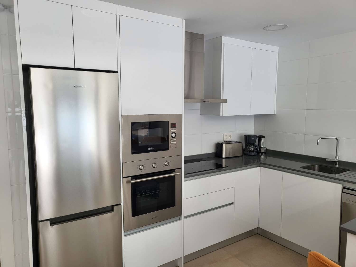 dobbiamo affitare una bicicletta in inglese