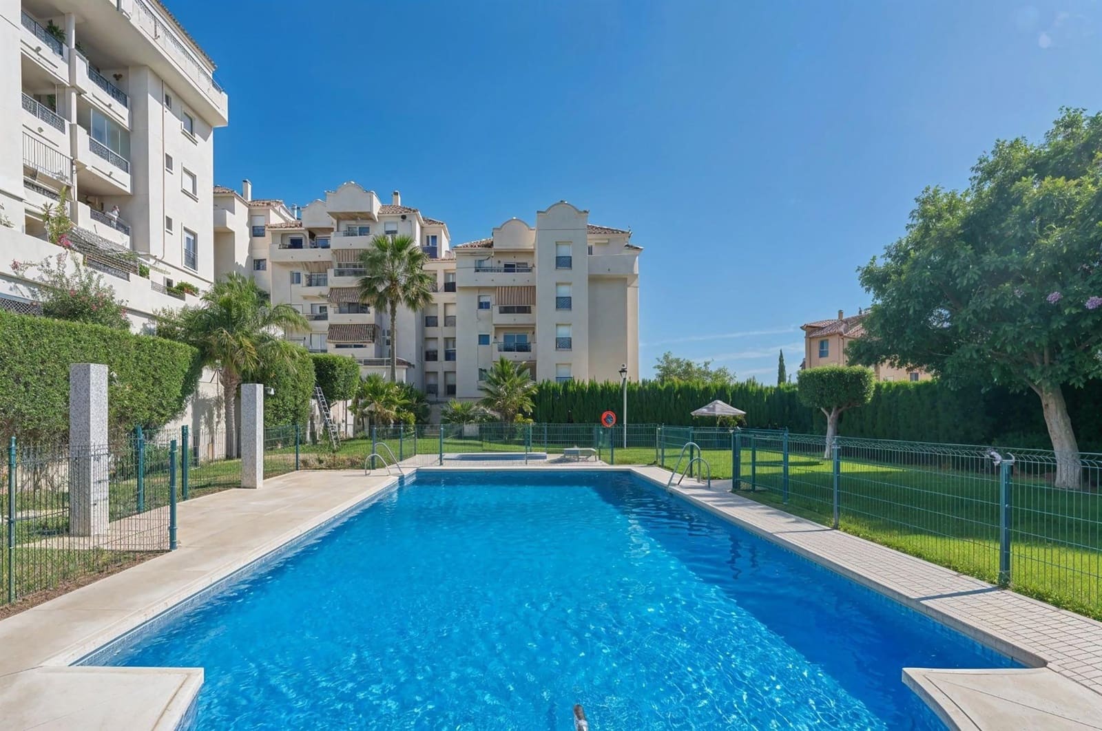 3 soveværelse Lejlighed til salg i Benalmadena med garage - € 369.900 (Ref: 10004243)