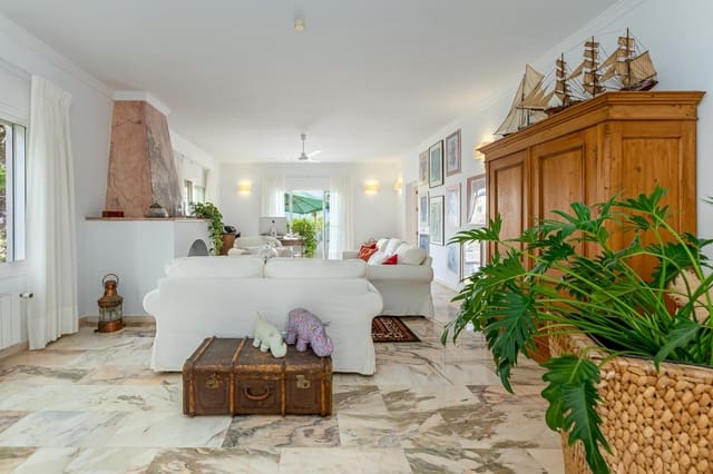 Chalet de 4 habitaciones en Alhaurín el Grande en venta con piscina garaje - 998.000 € (Ref: 10020974)