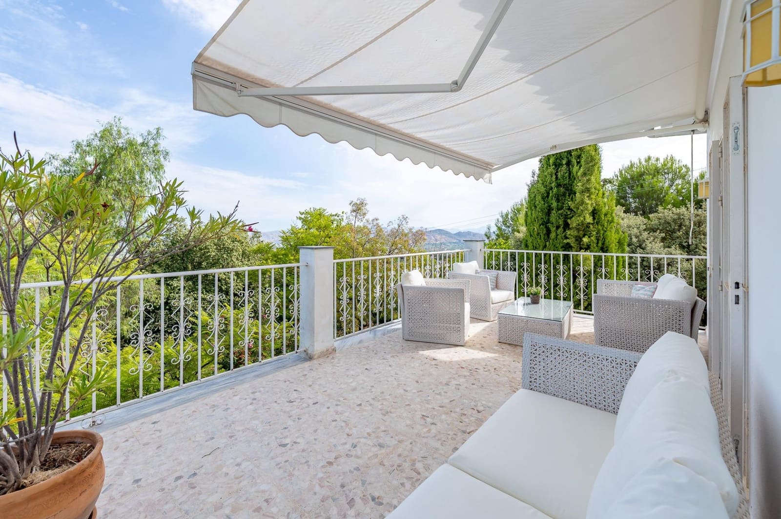 Chalet de 4 habitaciones en Alhaurín el Grande en venta con piscina garaje - 998.000 € (Ref: 10020974)