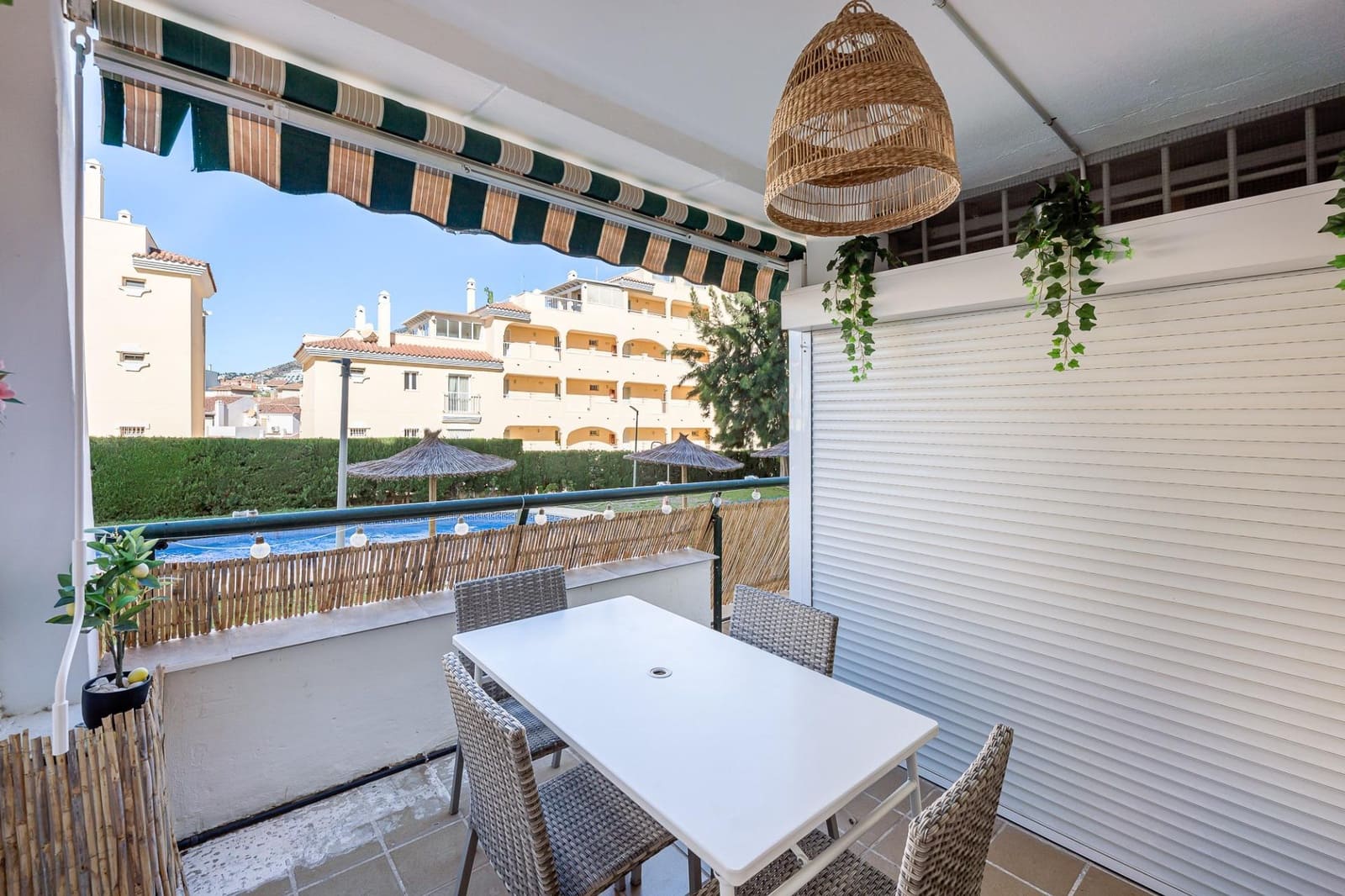 2 soveværelse Lejlighed til salg i Torrequebrada med swimmingpool garage - € 310.000 (Ref: 10037486)