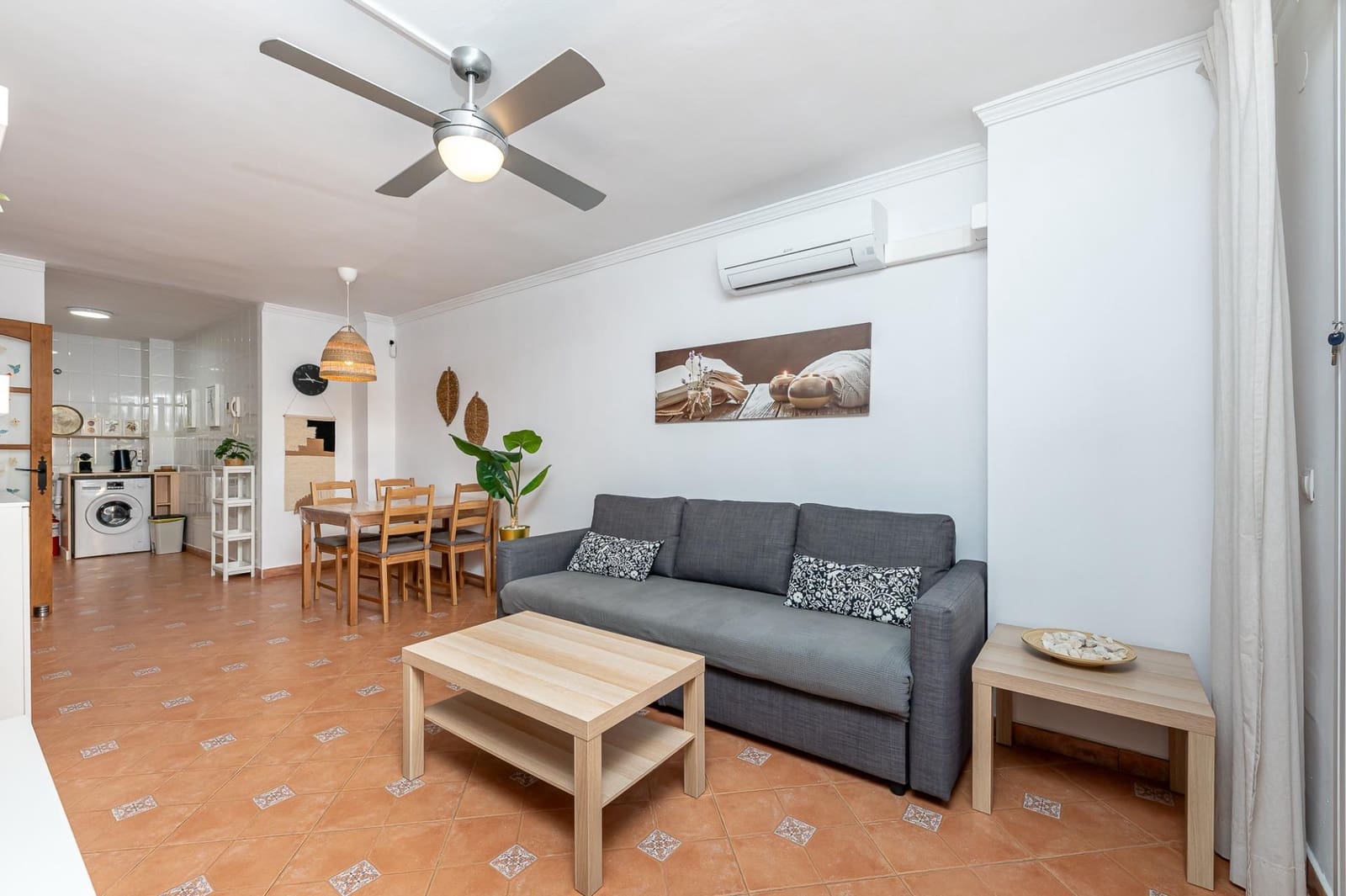2 soveværelse Lejlighed til salg i Torrequebrada med swimmingpool garage - € 310.000 (Ref: 10037486)