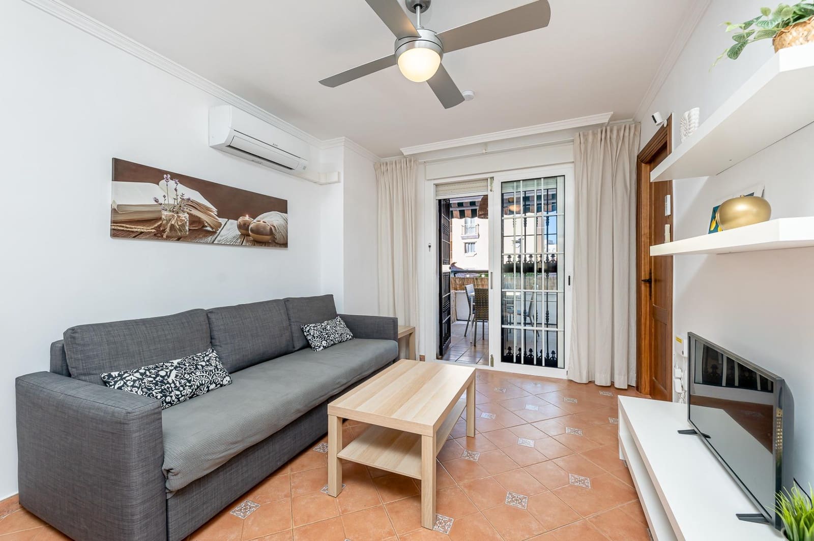 2 soveværelse Lejlighed til salg i Torrequebrada med swimmingpool garage - € 310.000 (Ref: 10037486)