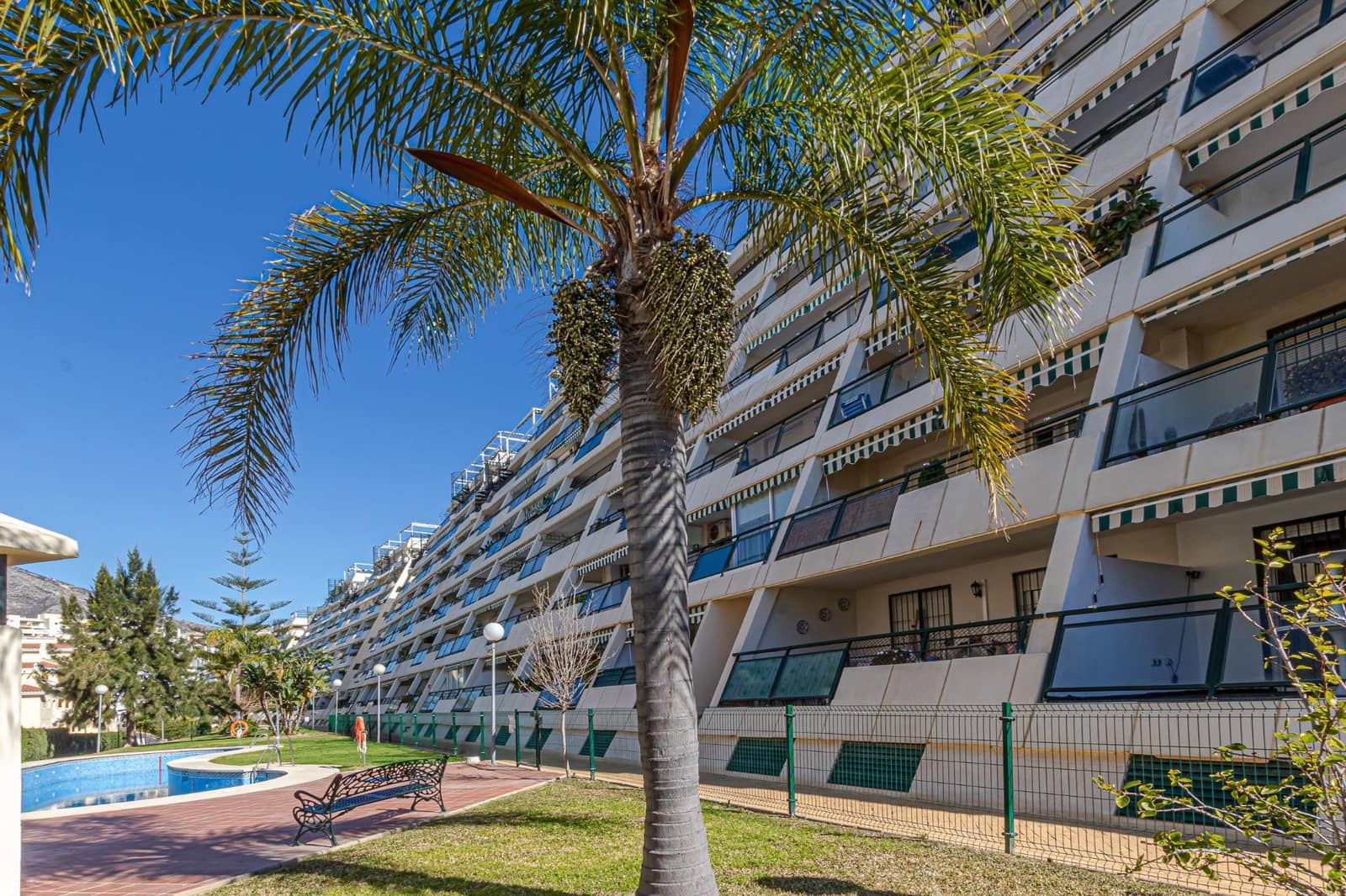2 soveværelse Lejlighed til salg i Torrequebrada med swimmingpool garage - € 310.000 (Ref: 10037486)