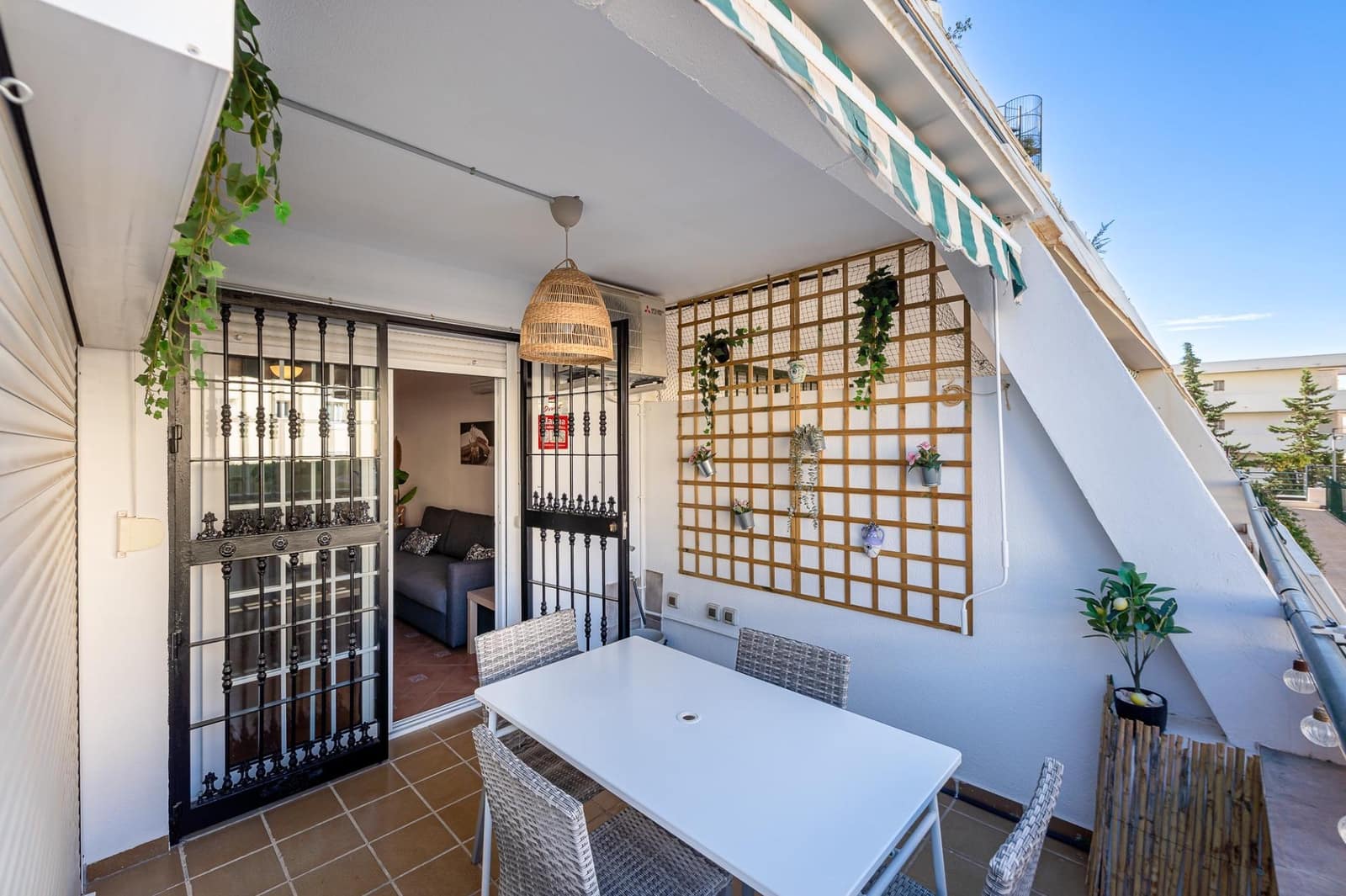 2 soveværelse Lejlighed til salg i Torrequebrada med swimmingpool garage - € 310.000 (Ref: 10037486)