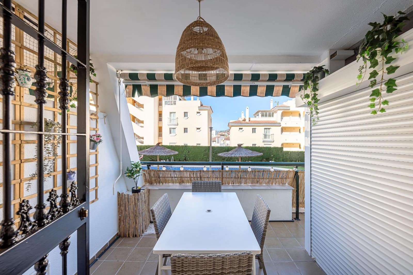 2 soveværelse Lejlighed til salg i Torrequebrada med swimmingpool garage - € 310.000 (Ref: 10037486)