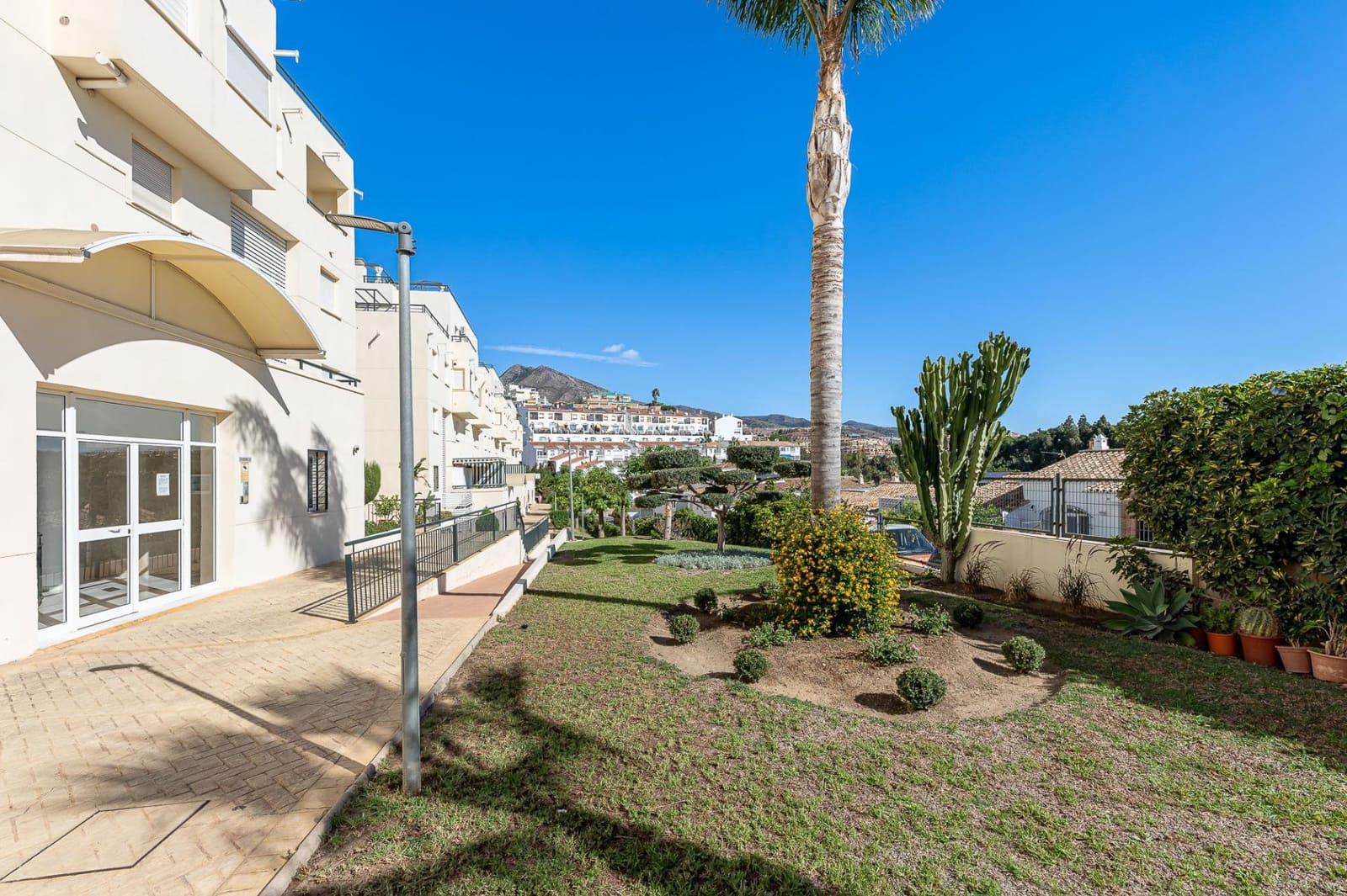 2 soveværelse Lejlighed til salg i Torrequebrada med swimmingpool garage - € 310.000 (Ref: 10037486)