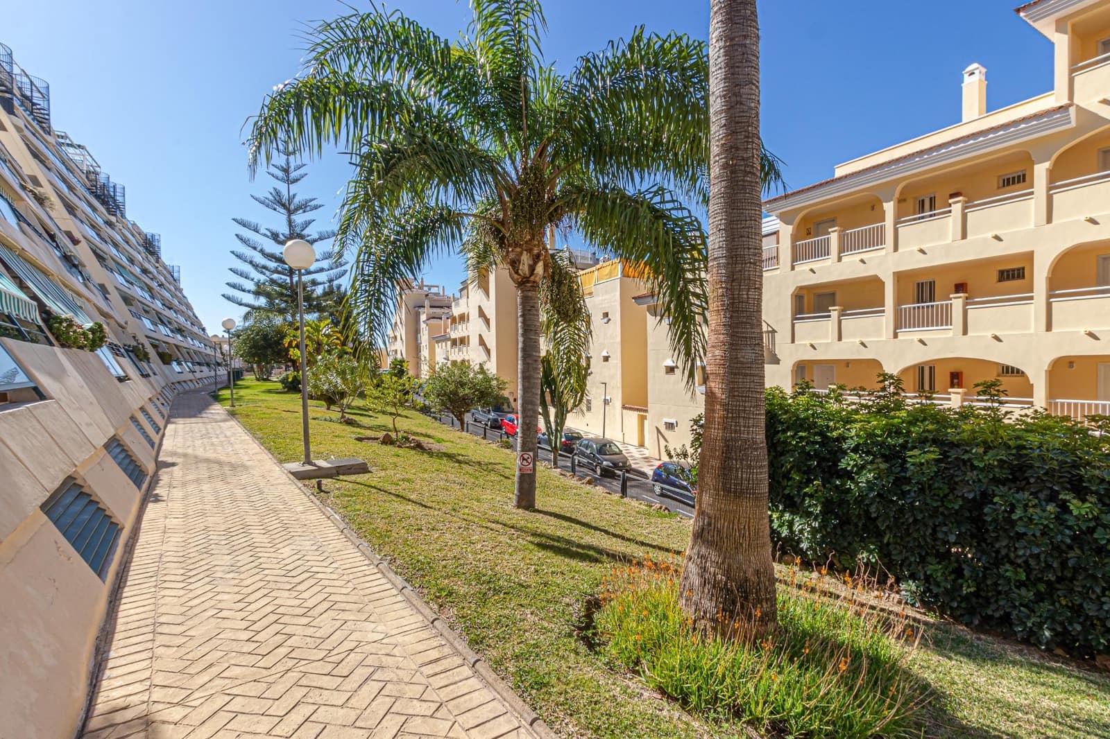 2 soveværelse Lejlighed til salg i Torrequebrada med swimmingpool garage - € 310.000 (Ref: 10037486)