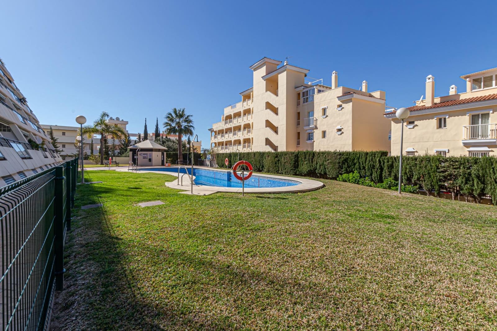 2 soveværelse Lejlighed til salg i Torrequebrada med swimmingpool garage - € 310.000 (Ref: 10037486)
