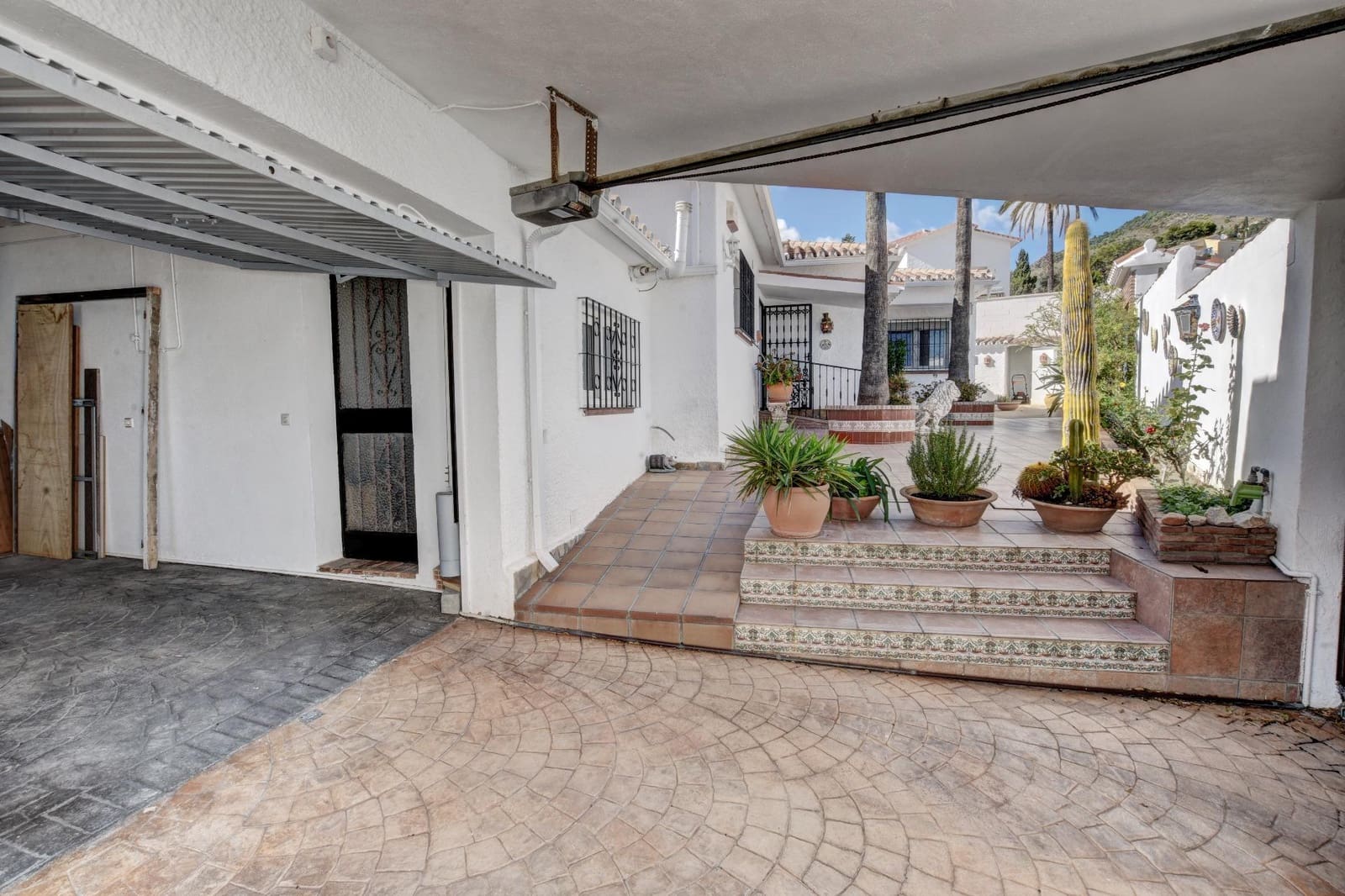 4 bedroom Villa for sale in Arroyo de la Miel with pool garage - € 1,159,000 (Ref: 10037487)