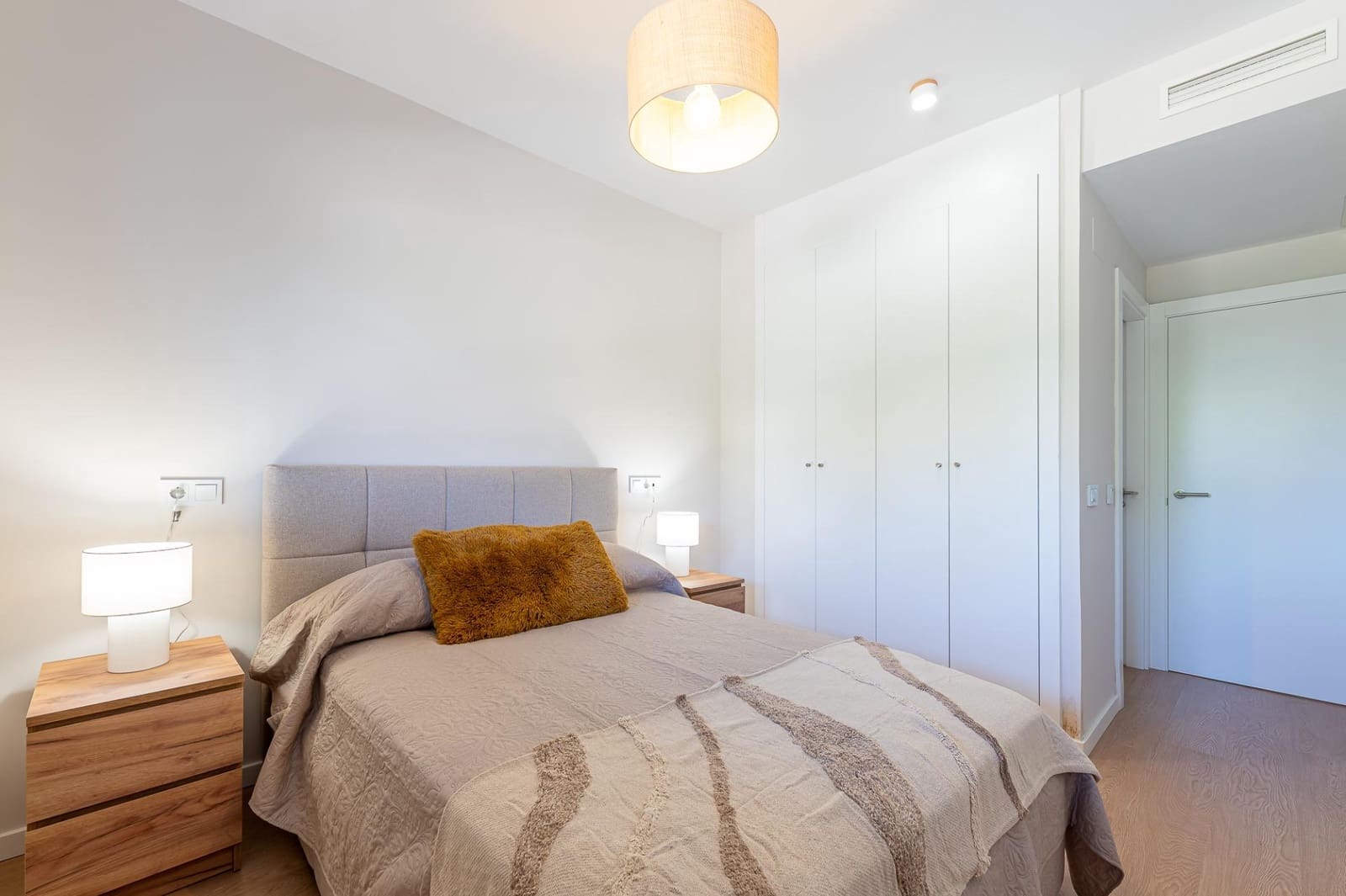 3 quarto Apartamento para arrendar em Mijas com piscina garagem - 1 850 € (Ref: 10177215)