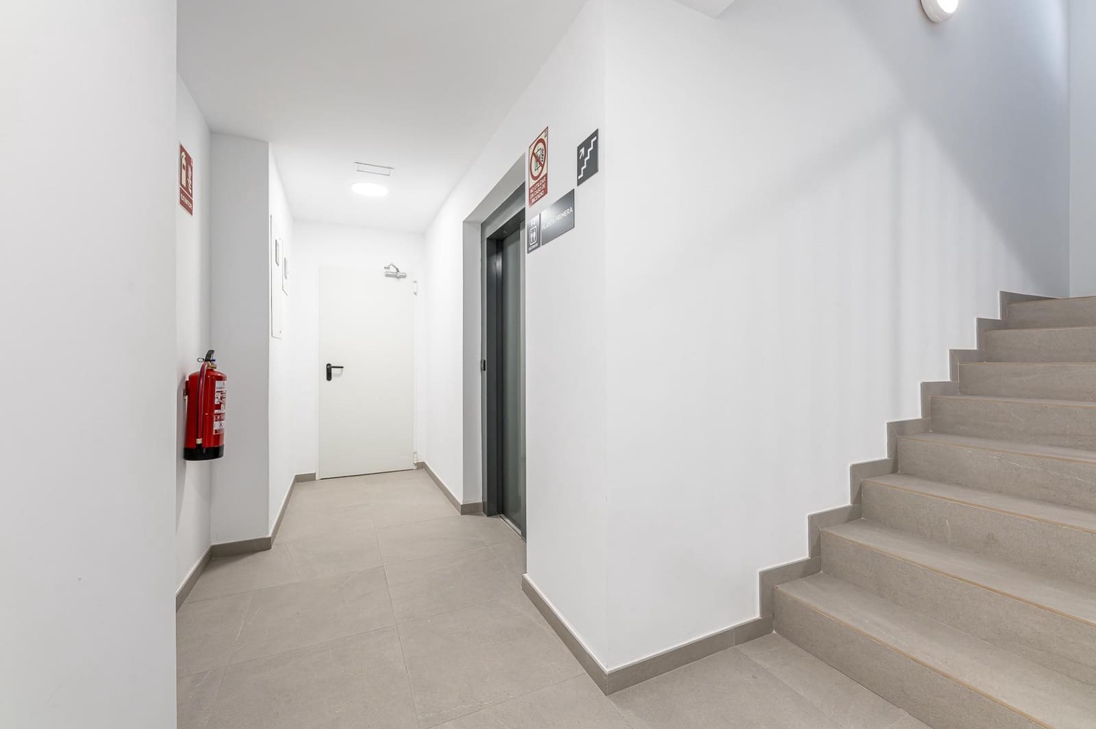 3 quarto Apartamento para arrendar em Mijas com piscina garagem - 1 850 € (Ref: 10177215)