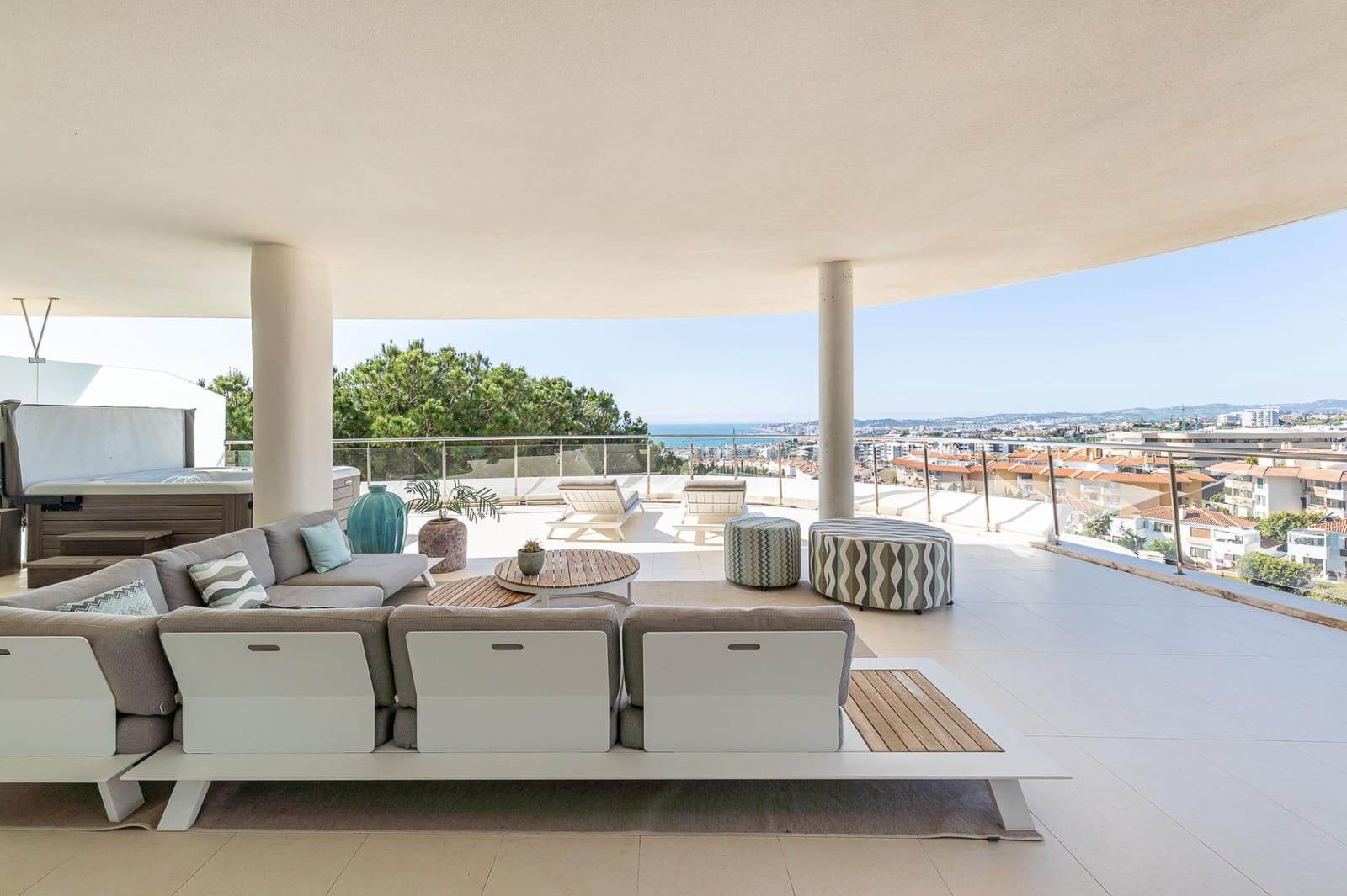 3 bedroom Apartment for sale in Benalmadena with pool garage - € 899,000 (Ref: 9699163)