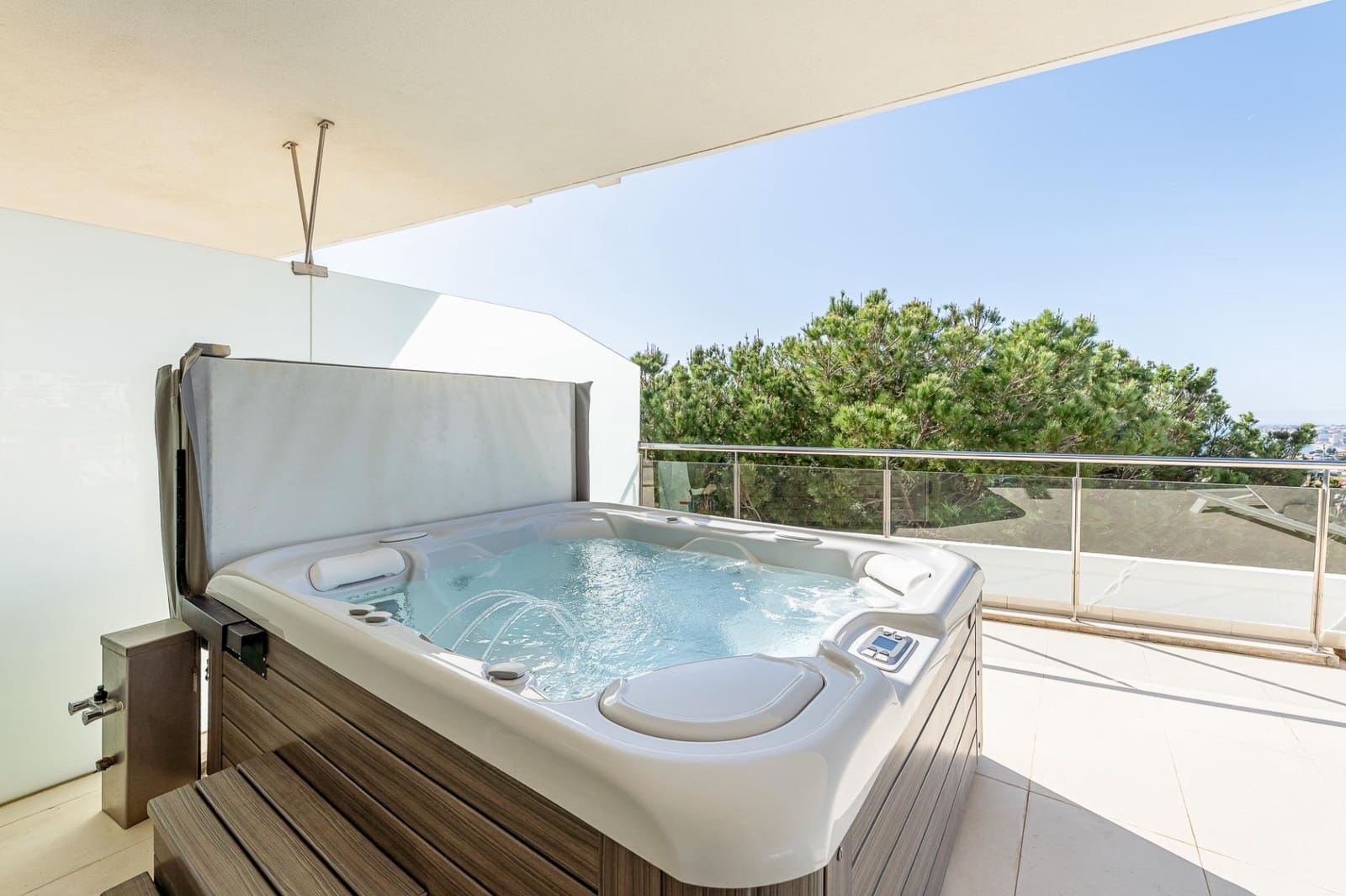 3 bedroom Apartment for sale in Benalmadena with pool garage - € 899,000 (Ref: 9699163)