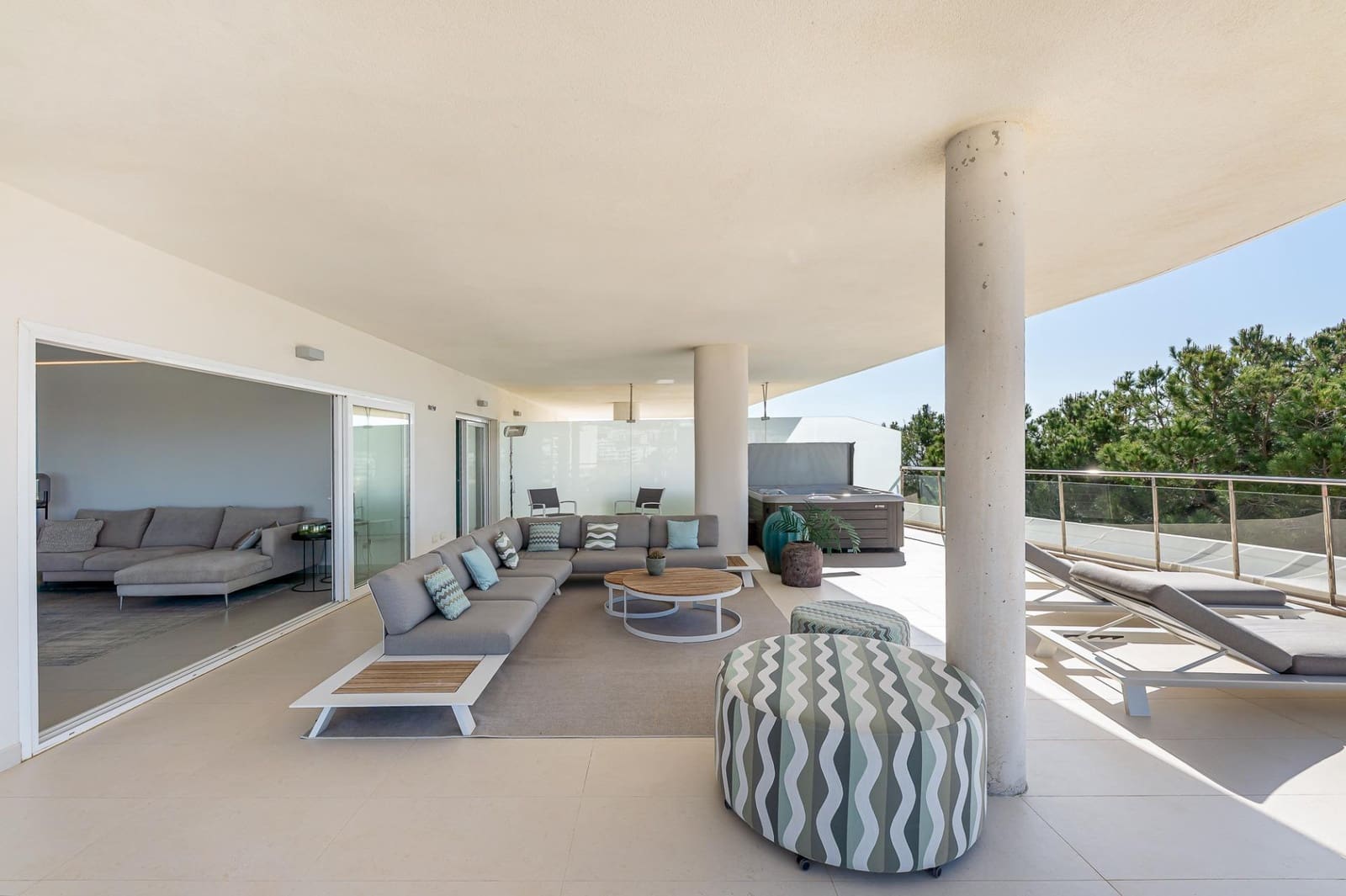 3 bedroom Apartment for sale in Benalmadena with pool garage - € 899,000 (Ref: 9699163)