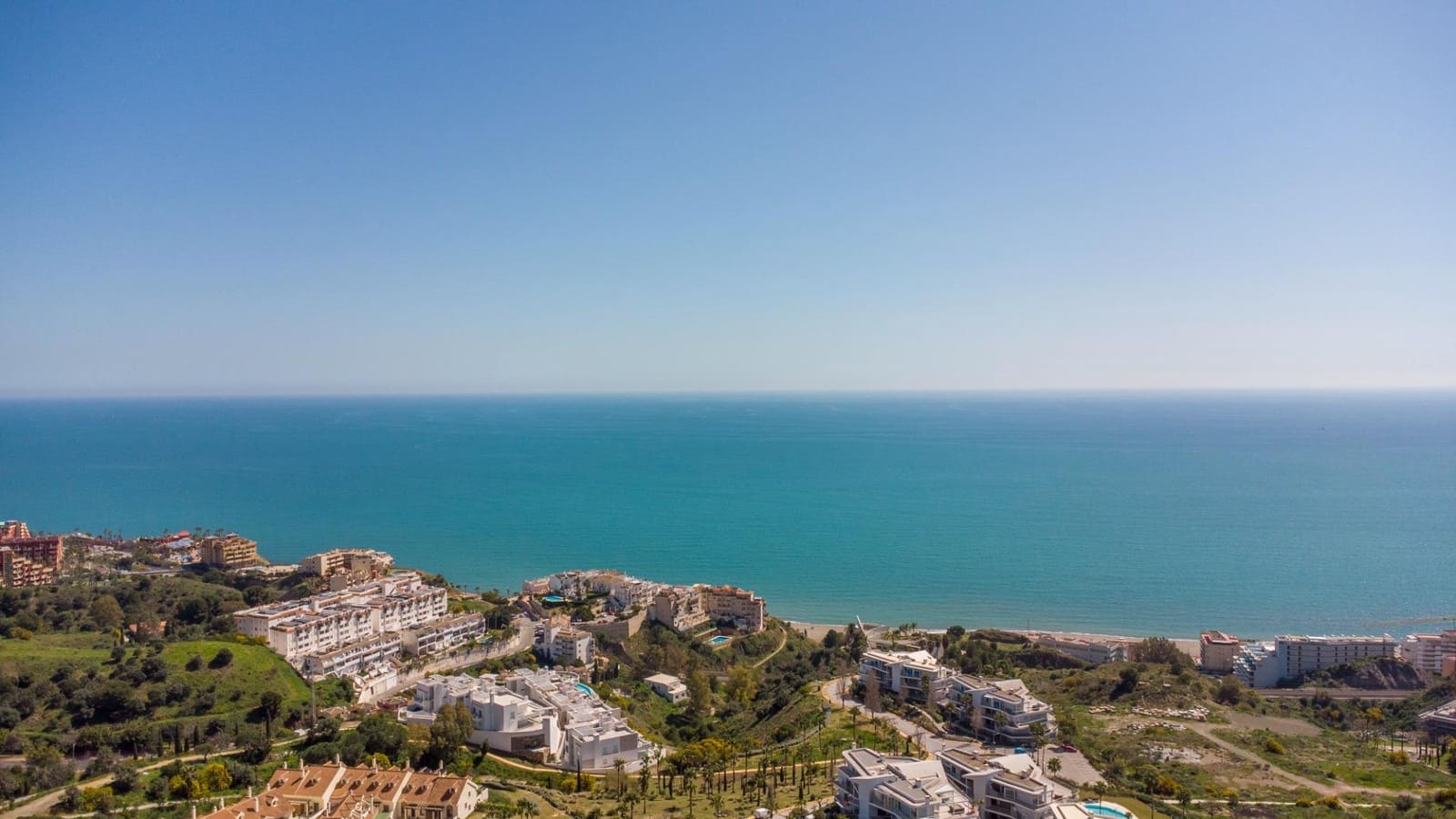 3 bedroom Apartment for sale in Benalmadena with pool garage - € 899,000 (Ref: 9699163)