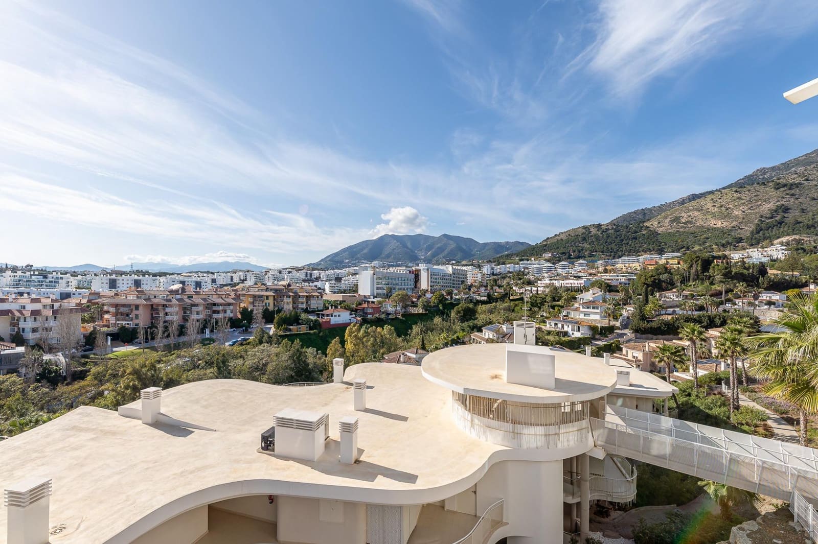 3 bedroom Apartment for sale in Benalmadena with pool garage - € 899,000 (Ref: 9699163)