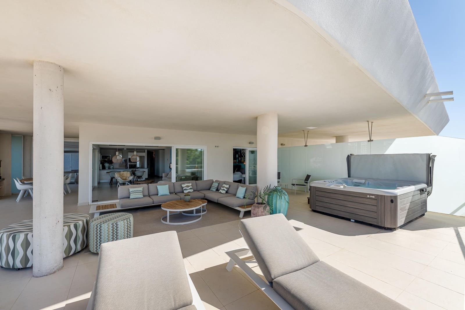 3 bedroom Apartment for sale in Benalmadena with pool garage - € 899,000 (Ref: 9699163)