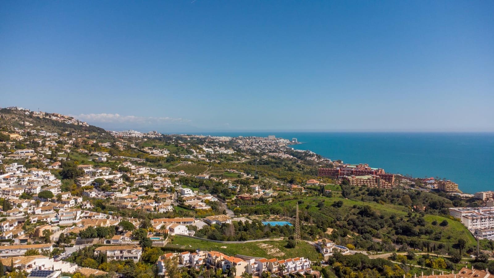 3 bedroom Apartment for sale in Benalmadena with pool garage - € 899,000 (Ref: 9699163)