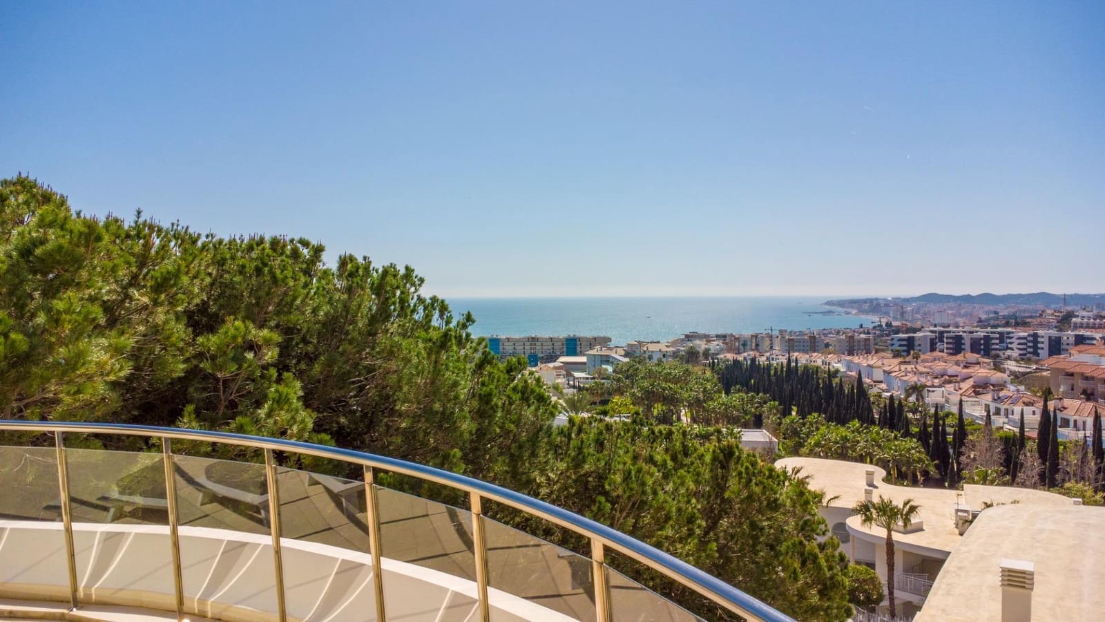 3 makuuhuone Huoneisto myytävänä paikassa Benalmadena mukana uima-altaan 
autotalli - 899 000 € (Ref: 9699163)