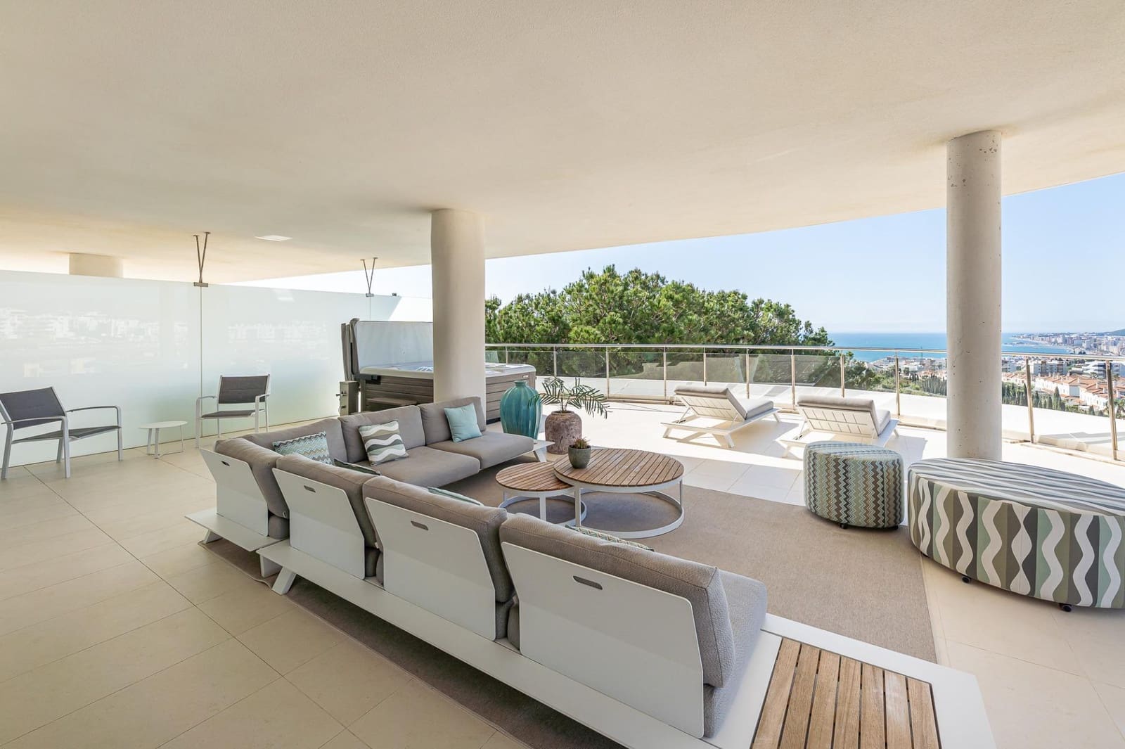 3 makuuhuone Huoneisto myytävänä paikassa Benalmadena mukana uima-altaan 
autotalli - 899 000 € (Ref: 9699163)
