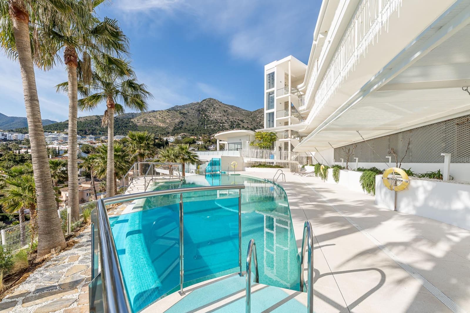 3 makuuhuone Huoneisto myytävänä paikassa Benalmadena mukana uima-altaan 
autotalli - 899 000 € (Ref: 9699163)
