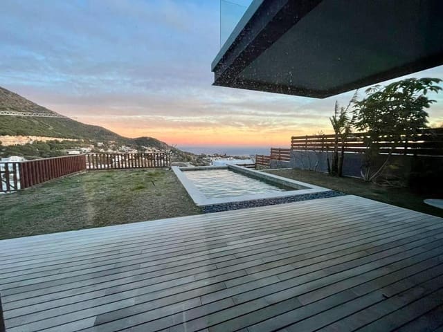 5 soveværelse Villa til salg i Mijas med swimmingpool - € 1.600.000 (Ref: 9699164)