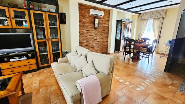 4 soveværelse Rækkehus til salg i Benalmádena pueblo, Benalmádena med garage - € 410.000 (Ref: 9699166)