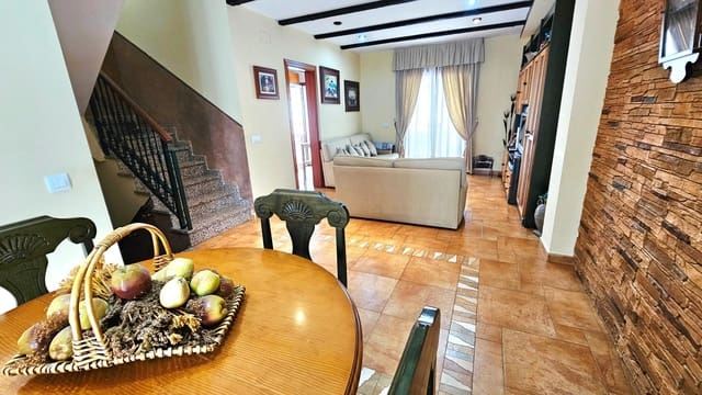 4 soveværelse Rækkehus til salg i Benalmádena pueblo, Benalmádena med garage - € 410.000 (Ref: 9699166)