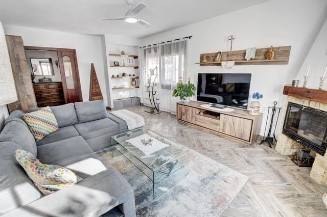 3 soveværelse Villa til salg i Benalmádena med swimmingpool garage - € 629.000 (Ref: 9699167)