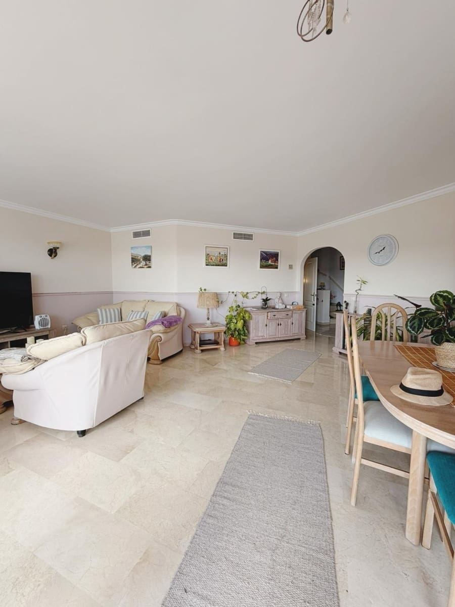 3 slaapkamer Rijtjeshuis te koop in Arroyo de la Miel met zwembad garage - € 570.000 (Ref: 9699169)