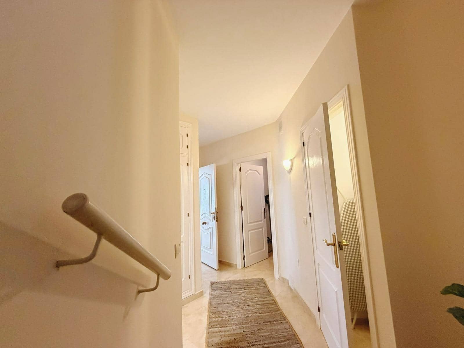 3 slaapkamer Rijtjeshuis te koop in Arroyo de la Miel met zwembad garage - € 570.000 (Ref: 9699169)