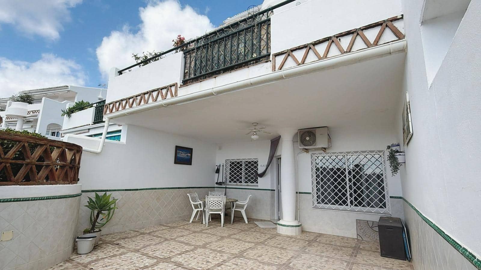 3 slaapkamer Rijtjeshuis te koop in Arroyo de la Miel met zwembad garage - € 570.000 (Ref: 9699169)