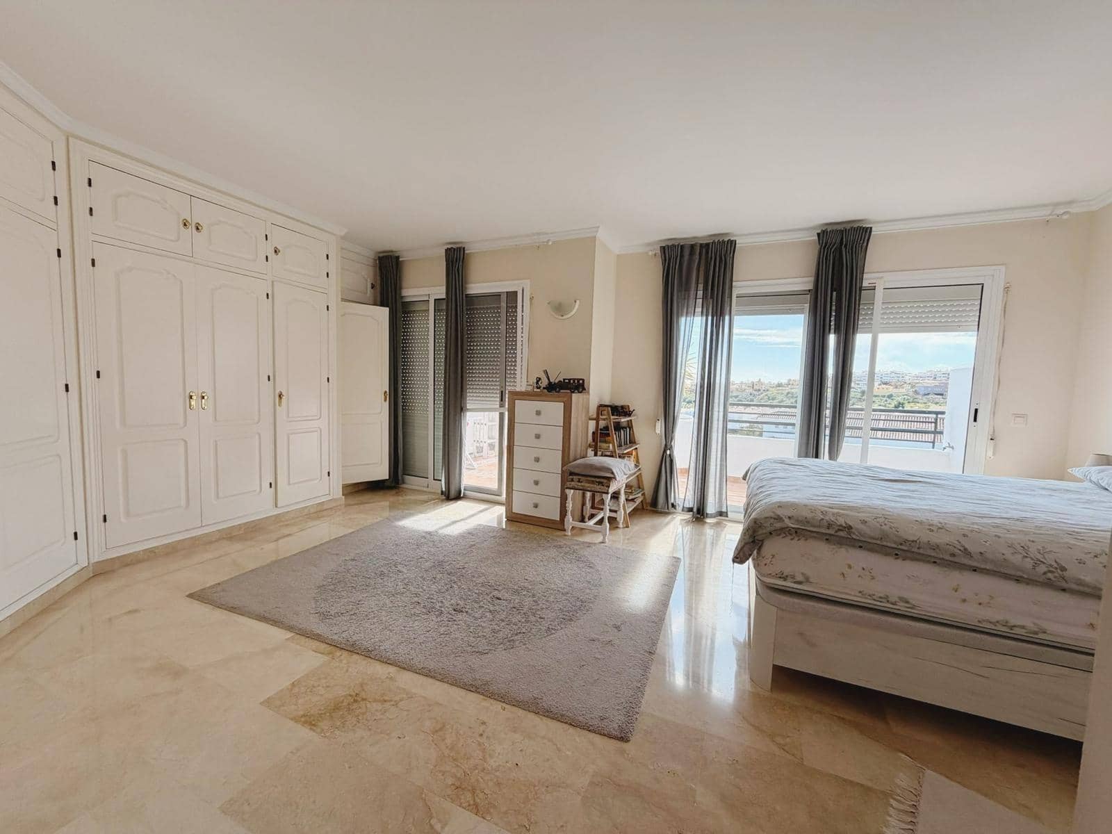 3 slaapkamer Rijtjeshuis te koop in Arroyo de la Miel met zwembad garage - € 570.000 (Ref: 9699169)