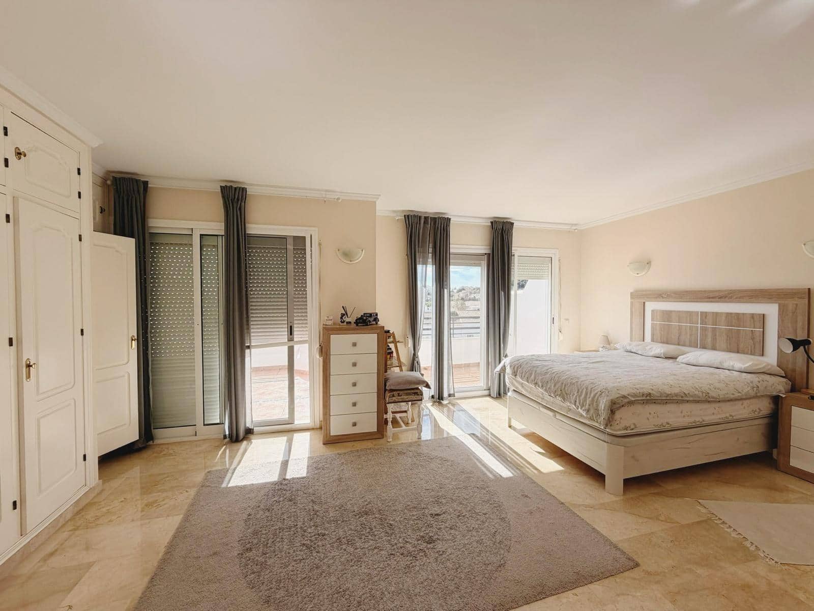 3 slaapkamer Rijtjeshuis te koop in Arroyo de la Miel met zwembad garage - € 570.000 (Ref: 9699169)