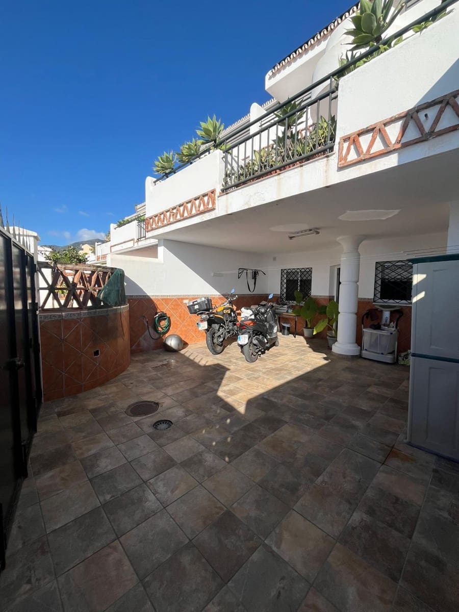 4 sovrum Radhus till salu i Benalmadena med pool garage - 639 000 € (Ref: 9699176)