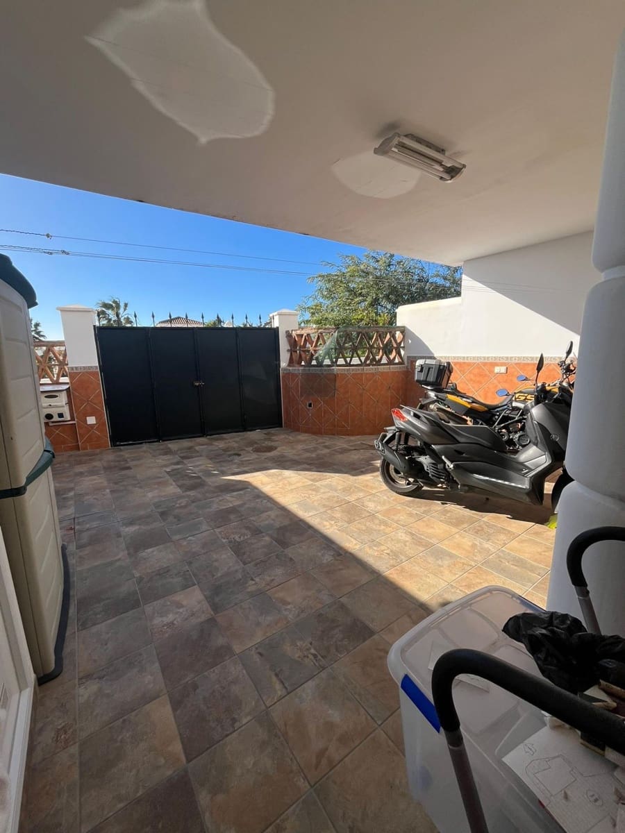 4 sovrum Radhus till salu i Benalmadena med pool garage - 639 000 € (Ref: 9699176)