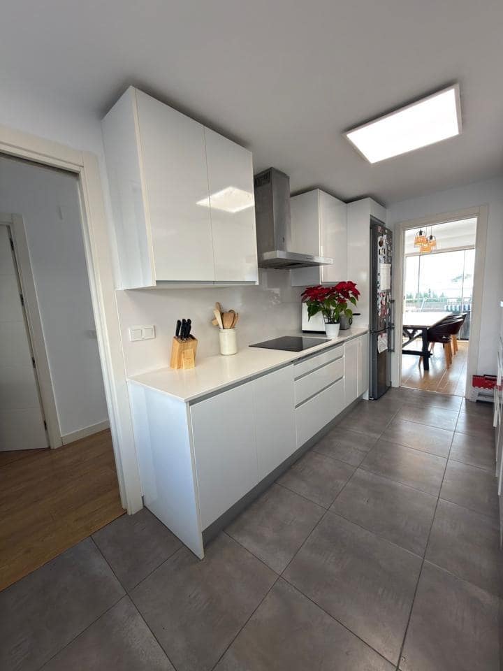 4 soverom Rekkehus til salgs i Pinos de Alhaurin med svømmebasseng - € 689 000 (Ref: 9699177)