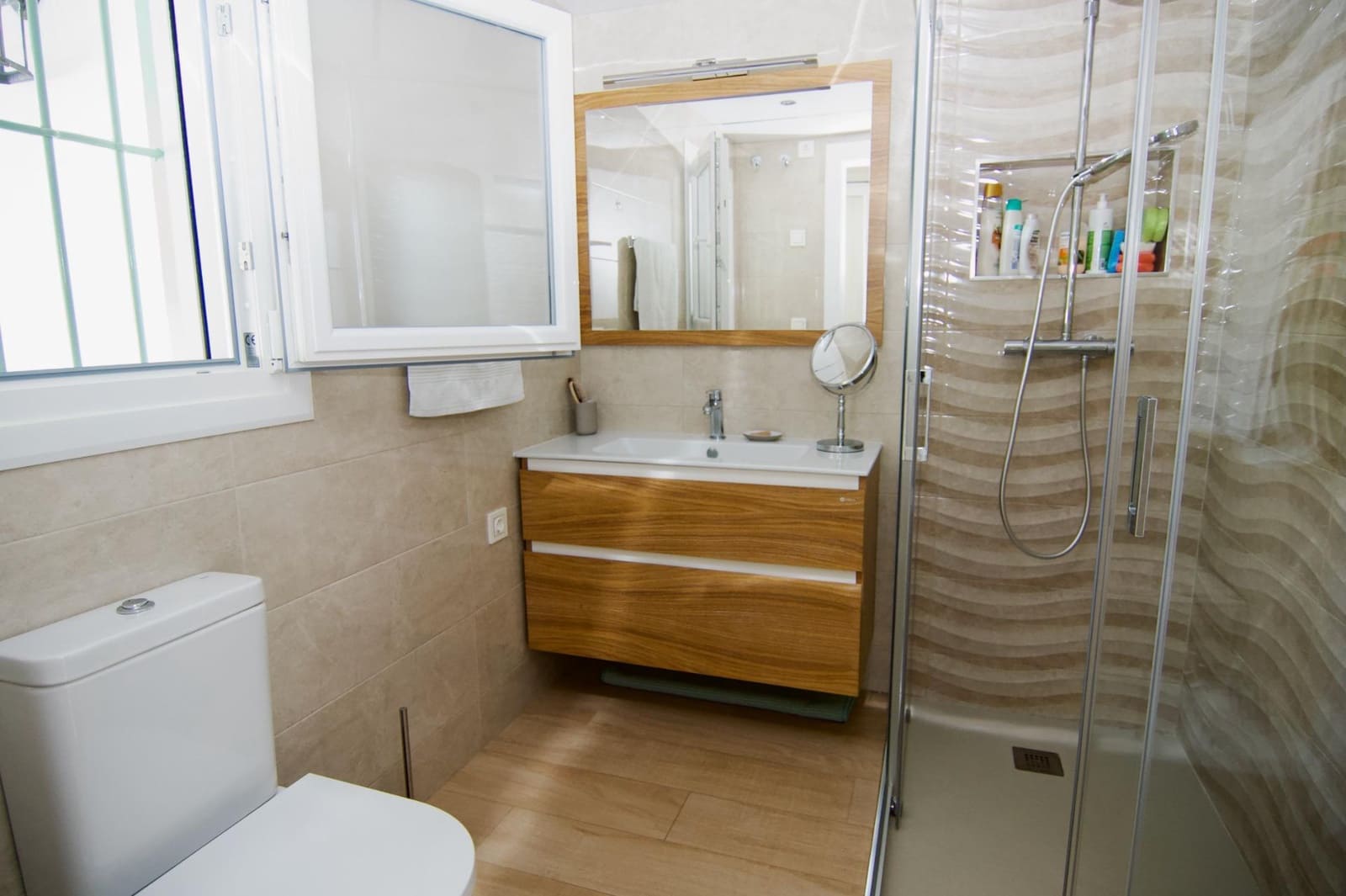 5 bedroom Villa for sale in Alhaurin el Grande with garage - € 880,000 (Ref: 9699180)