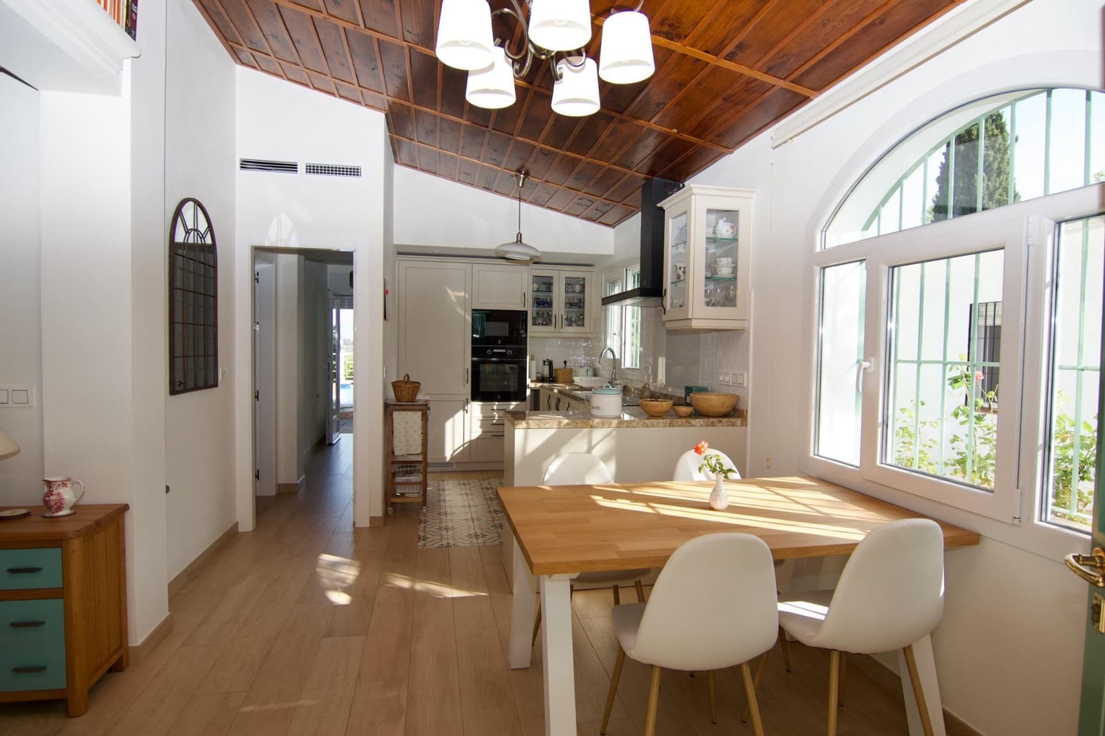 5 bedroom Villa for sale in Alhaurin el Grande with garage - € 880,000 (Ref: 9699180)