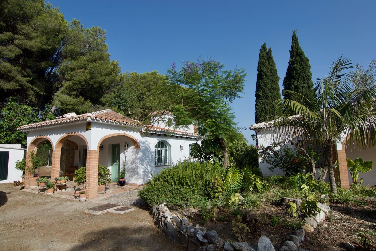 5 bedroom Villa for sale in Alhaurin el Grande with garage - € 880,000 (Ref: 9699180)