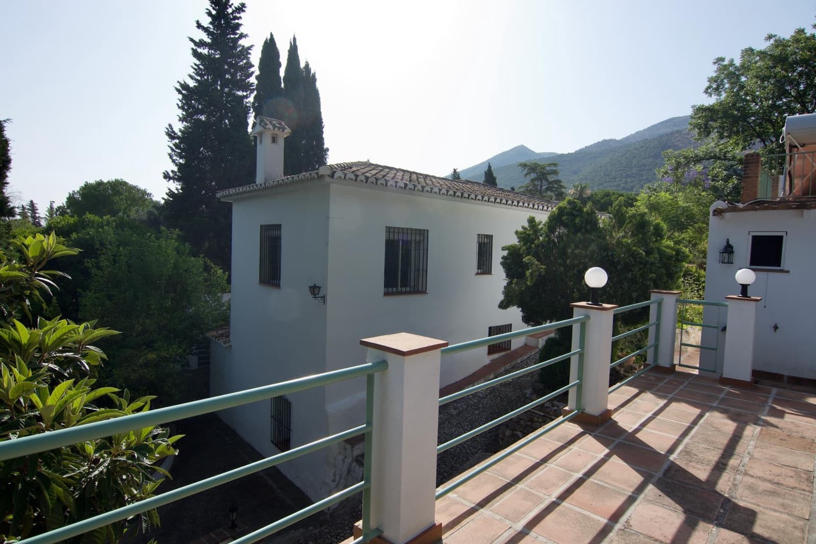 5 bedroom Villa for sale in Alhaurin el Grande with garage - € 880,000 (Ref: 9699180)