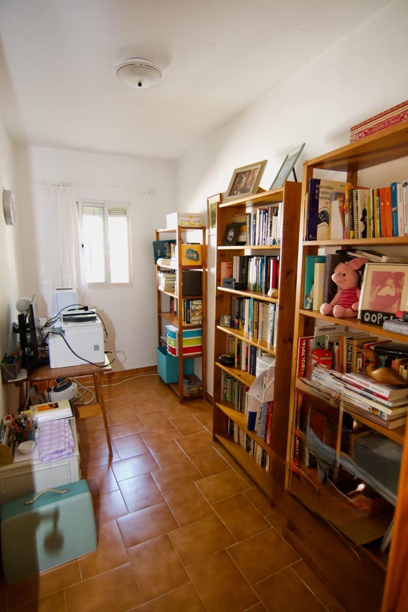 5 bedroom Villa for sale in Alhaurin el Grande with garage - € 880,000 (Ref: 9699180)