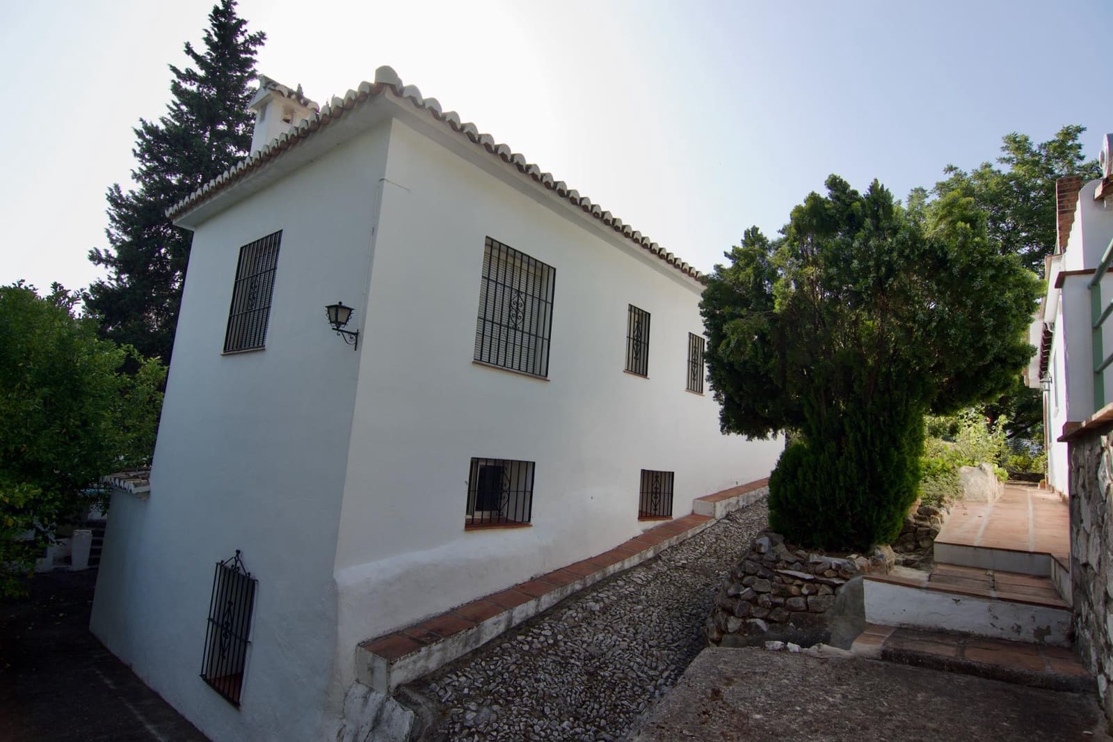 5 bedroom Villa for sale in Alhaurin el Grande with garage - € 880,000 (Ref: 9699180)