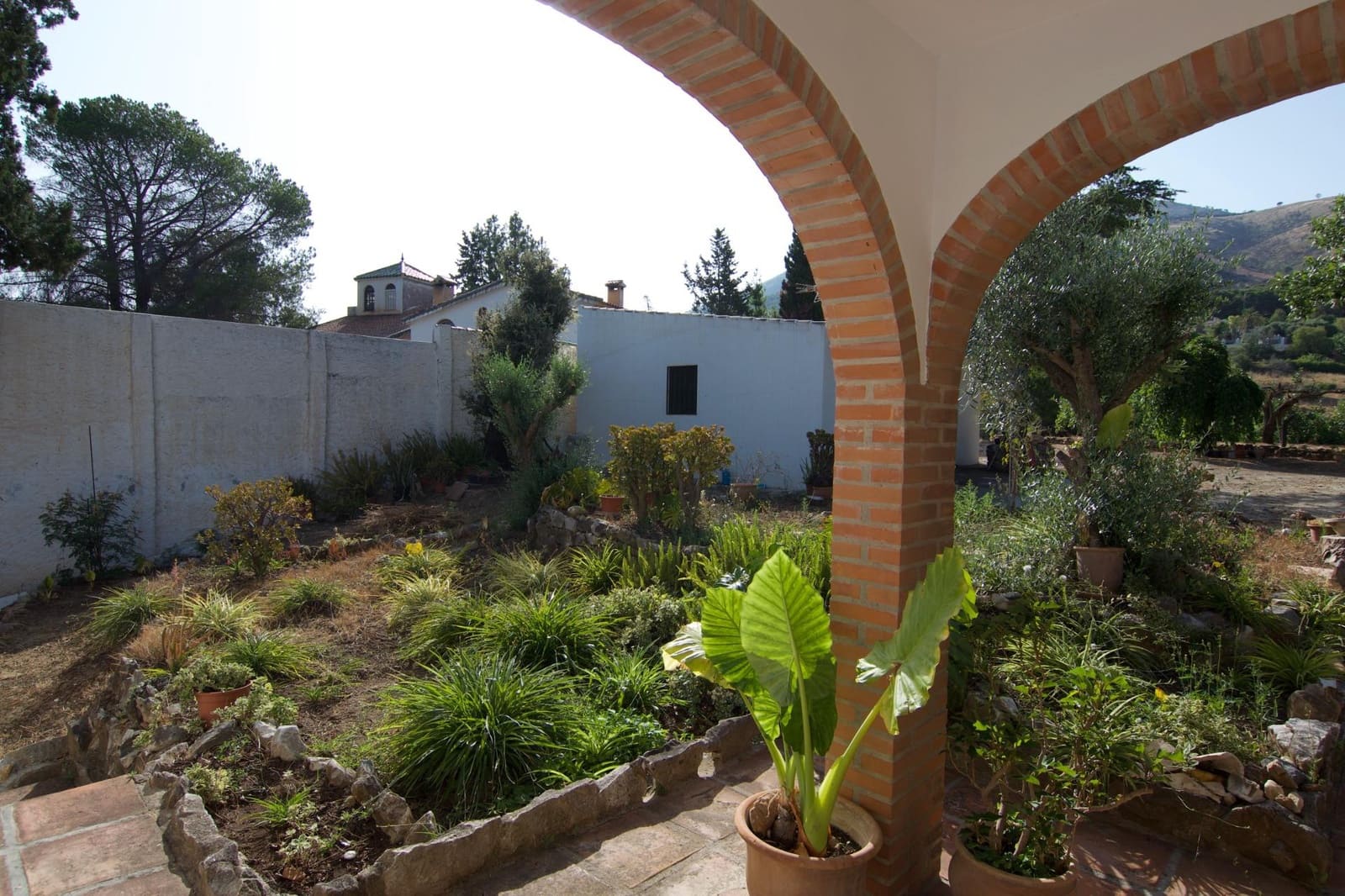 5 bedroom Villa for sale in Alhaurin el Grande with garage - € 880,000 (Ref: 9699180)