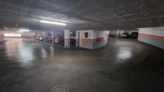 Garage à vendre à Malaga ville - 32 000 € (Ref: 9699182)