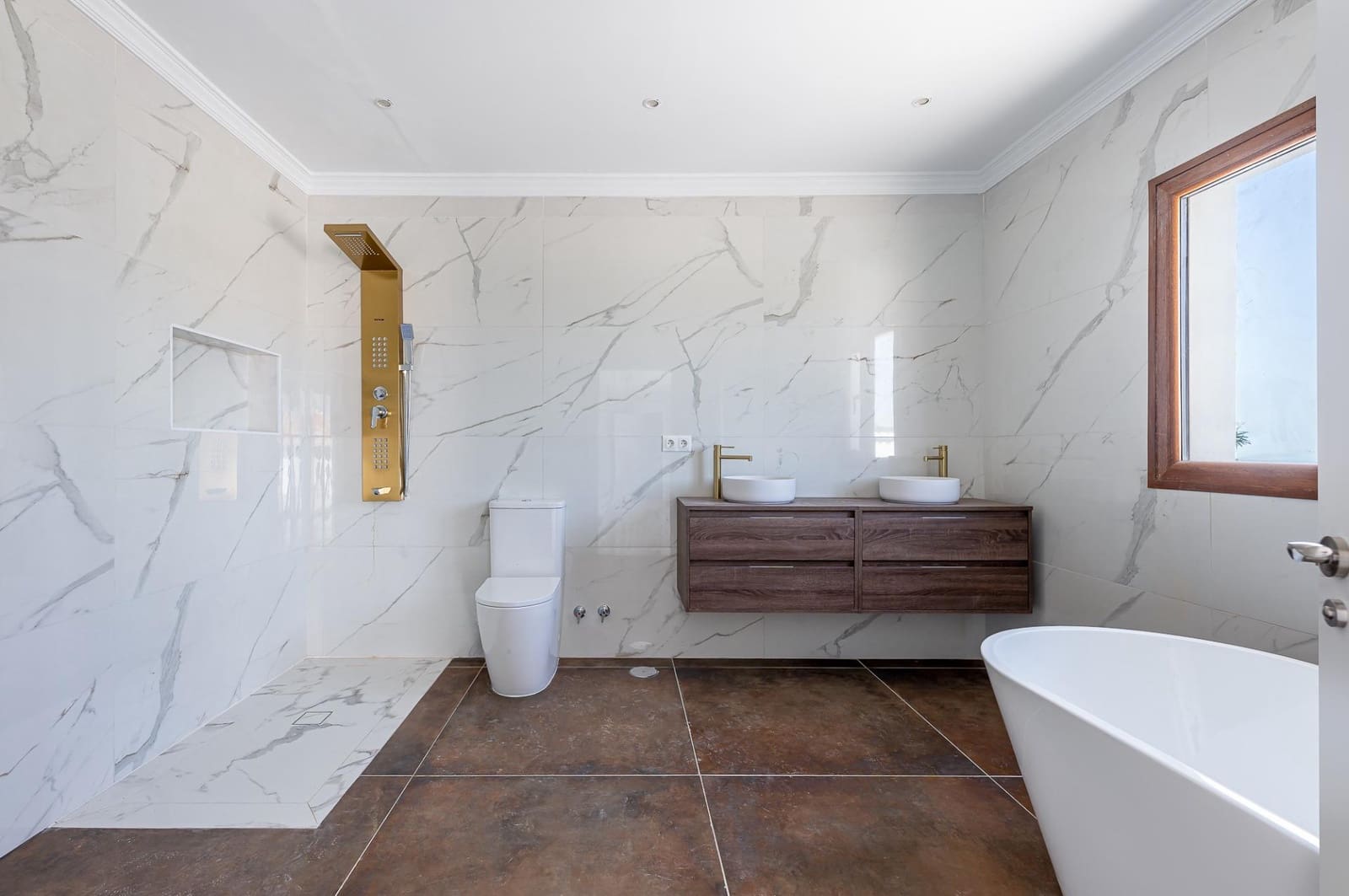 4 Zimmer Villa zu verkaufen in Valtocado mit Pool Garage - 1.399.000 € (Ref: 9699183)