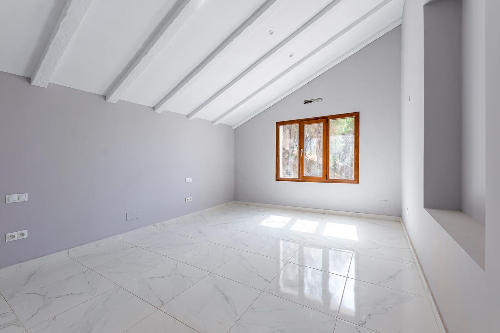 4 Zimmer Villa zu verkaufen in Valtocado mit Pool Garage - 1.399.000 € (Ref: 9699183)